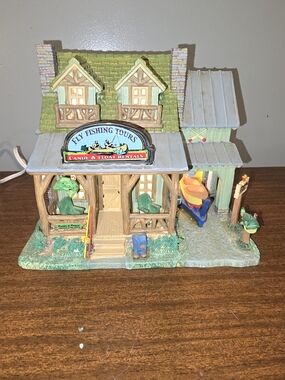 Lemax Christmas Village Fly Fishing Tours 2010 Vail Retired + Light #05033